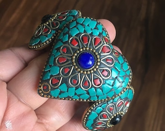 EEN KUNSTSTUK: Prachtige Tibetaanse Hartvormige Armband met Blauw Turkoois Rood Koraal - 1 Lapis Lazuli (kraal) + 2 Zwarte Onyx (kralen)