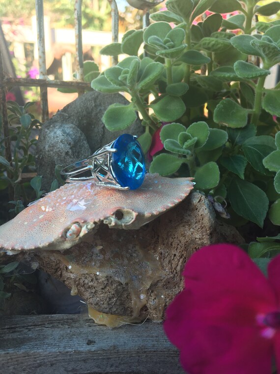 Beautiful Rich Blue Topaz Ladies Ring - Tanzanite 