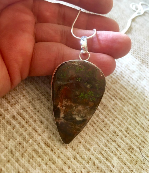 Beautiful Teardrop Mexican Laguna Agate Pendant Ne