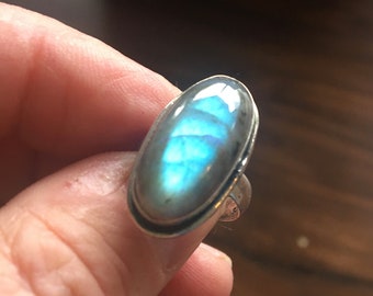 SALE: Beautiful Blue Green Labradorite Ring - Silver Blue Labradorite Ring - Vtg 925 Sterling Silver Plate Labradorite ring - Size 7