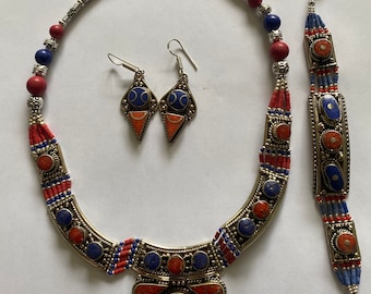 Conjunto de joyería tibetana vintage: collar, pulsera y pendientes de coral y turquesa