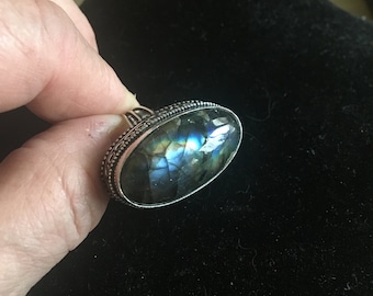 Men&#39;s/Ladies Ring - BEAUTIFUL sheeny BLUE LABRADORITE Statement Ring - Vintage Blue Labradorite Ring - Size 7.5 - Men&#39;s Labradorite ring