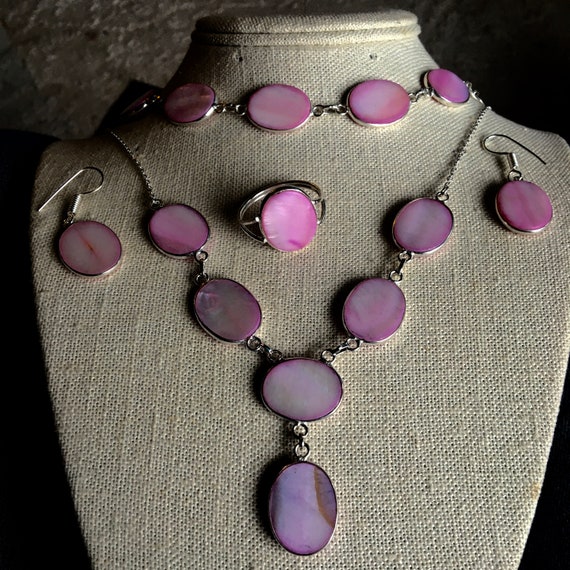 Beautiful Vintage Pink Mother of Pearl Jewelry Set