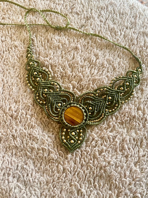 SALE: Unique Handmade Avocado Wings Macrame Tiger… - image 9