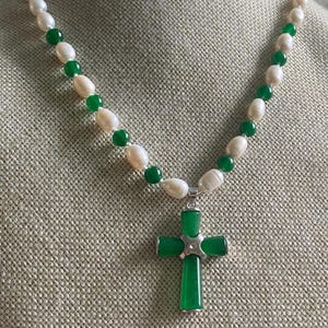 White Pearls + Green Jade Beads + Cross Pendant Necklace - 18&quot; inch White Pearls and Green Jade Pendant Bead Necklace