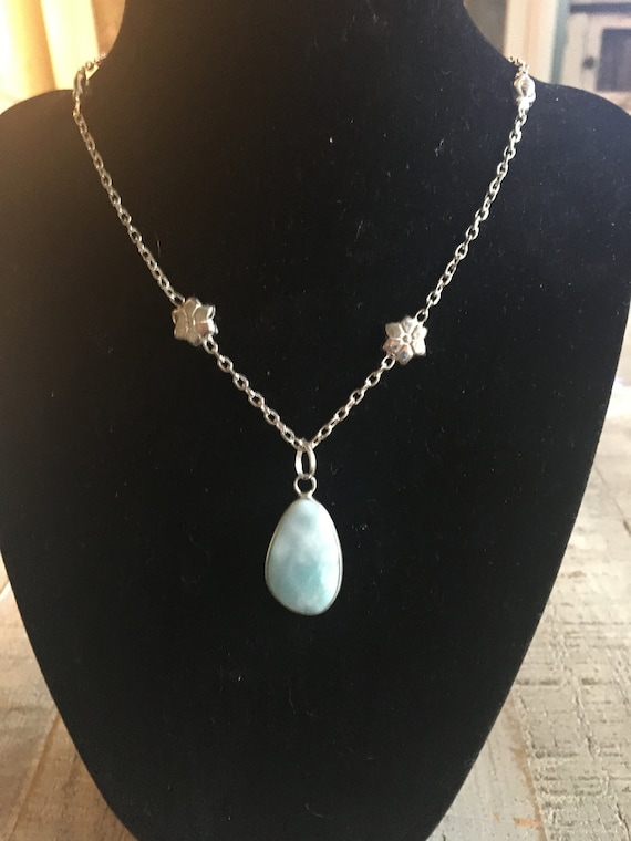 Beautiful Larimar Silver Pendant Necklace - Vintag