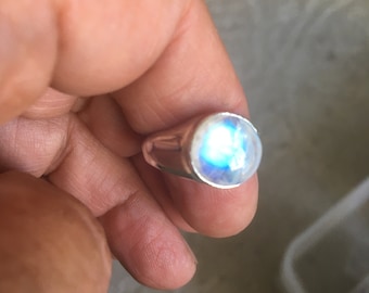 SALE: Vintage Round Shaped 925 Sterling Silver Plated Blue Moonstone Ring - Size 9 Moonstone Ring - Silver Moonstone Ring