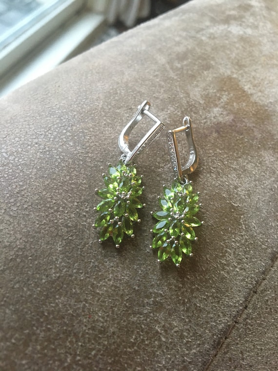 EARRINGS: Beautiful Green Peridot White CZ Silver 