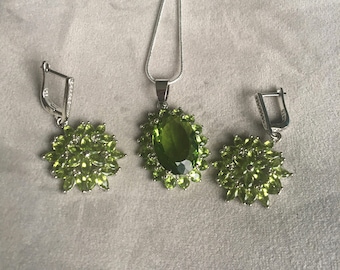 SPRING/SUMMER Sale ! Natural Green Peridot Jewelry Set- Green Peridot Pendant Necklace + Earrings - Green Peridot Pendant