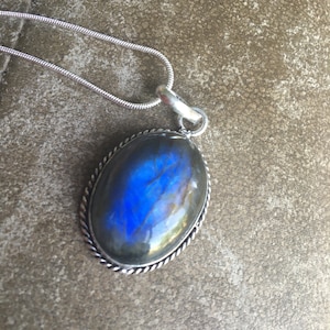 Sale: Beautiful Oval Fiery Blue Labradorite Pendant Necklace - Labradorite Pendant Necklace - Oval Blue Labradorite Necklace