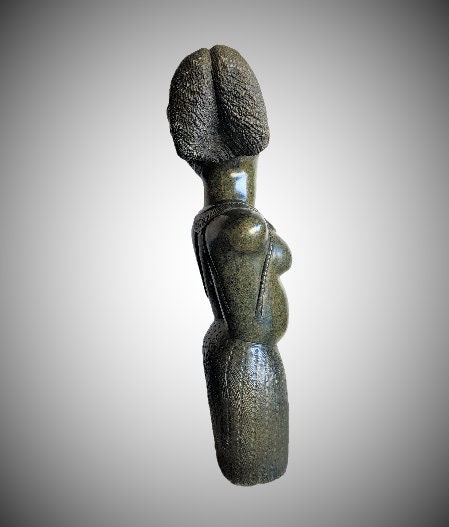 本物のアフリカ美術、ショナ族の彫刻、存在感のある女性、ジンバブエの