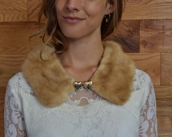 SALE 25% Vintage Tan Mink Fur Collar with Gold Heart Clasp // Fall Winter Bridal Accessory