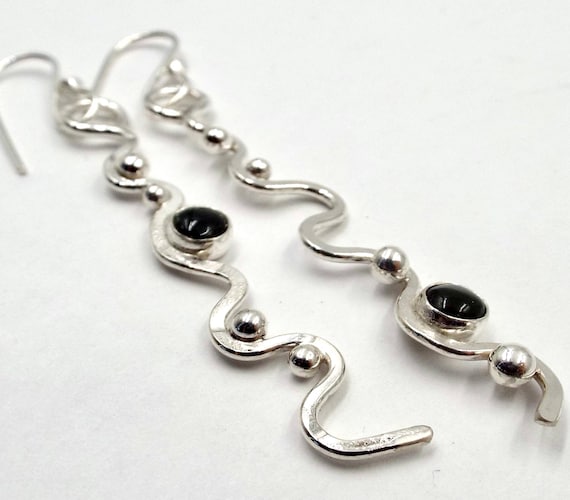 Two Pairs of Sterling Silver Wavy Dangle Earrings With Garnet or Jade