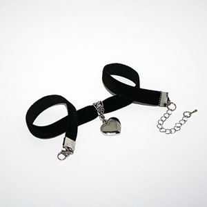 Heart pendant/velvet choker/elastic/black/traditional jewelry/necklace/gift for her/birthday 7 gift for mum image 6