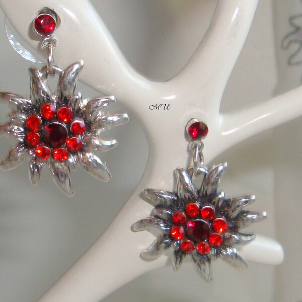 Earrings with edelweiss and rhinestones red