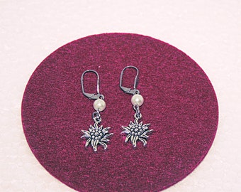 Traditional earrings, traditional earring, earrings with edelweiss and pearl, dangling earrings / gift for mom, alpine flowers