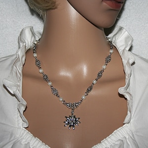 Pearl necklace, pearl necklace with pendant, pearl necklace, traditional costume jewelry, Oktoberfest, necklace with pearls, pearl necklace