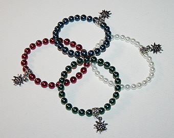 Pearl bracelet, bracelet with pendant, alpine flowers, friendship bracelet, edelweiss pendant, flower girl, flower charm