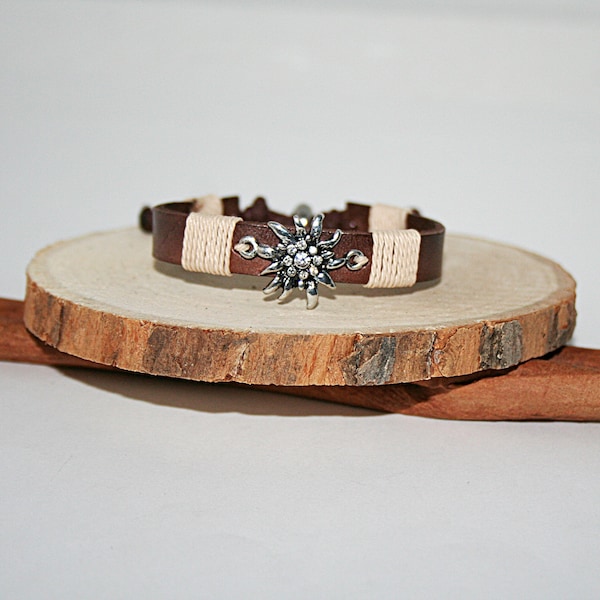 Bracelet Vintage Décor Edelweiss Gravé - Occasion - Multicolore, Plastique - Bijou Rétro