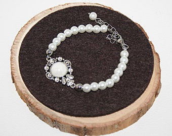 Pearl bracelet, ornament bracelet, pearl pendant, flower bracelet, costume bracelet, women's bracelet, pendant ornament