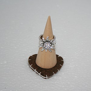 Ring with edelweiss