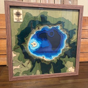 Impresionante mapa topográfico 3D cortado con láser del lago Crater de Oregón