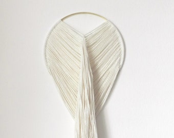 Wall hanging yarn on ring