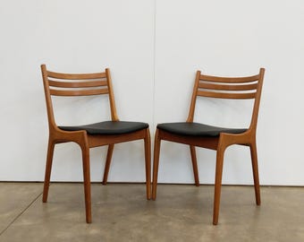 Pair of Vintage Danish Mid Century Modern Oak Dining Chairs by Korup