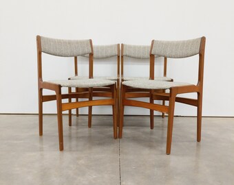 Set of 4 Vintage Danish Mid Century Modern Dining Chairs - RE-UPHOLSTERY INCLUDED