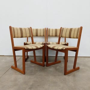 Set of 4 Vintage Danish / Scandinavian Mid Century Modern Dining Chairs