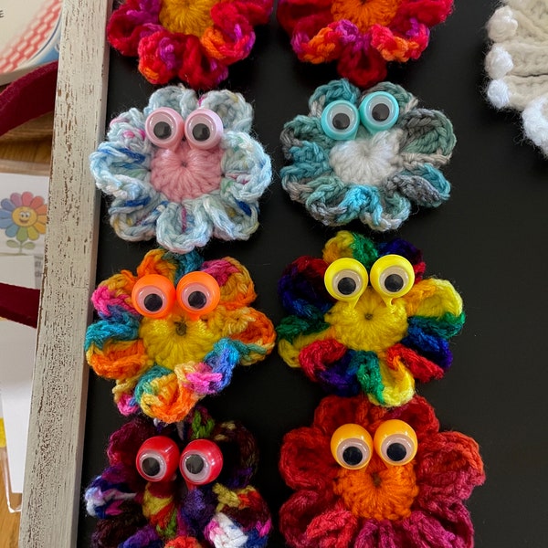 Flower Googly Eyed Magnets, 1 inch magnet, Silly flower, Handmade, Refrigerator Magnet