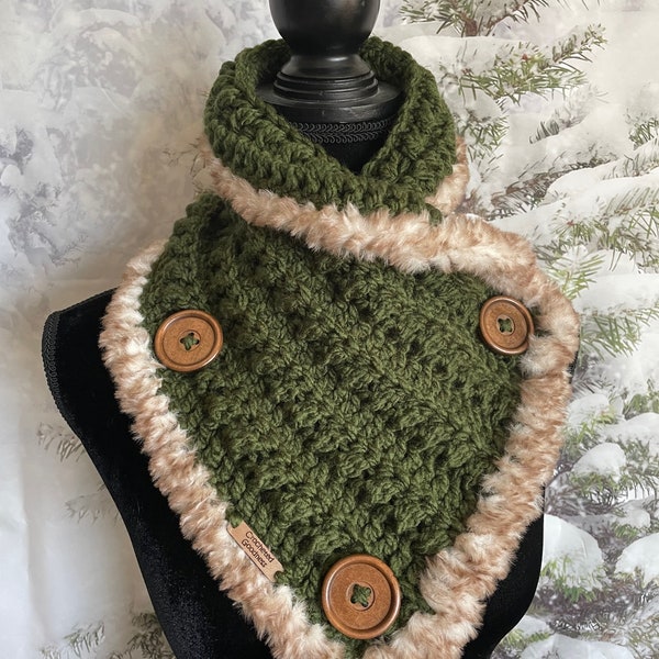 Faux Fur trimmed Cowl, Forest Green, Maroon, Cream, Chunky weight Ribbed scarf,3 Wood buttons, 32" x 11", Neck warmer