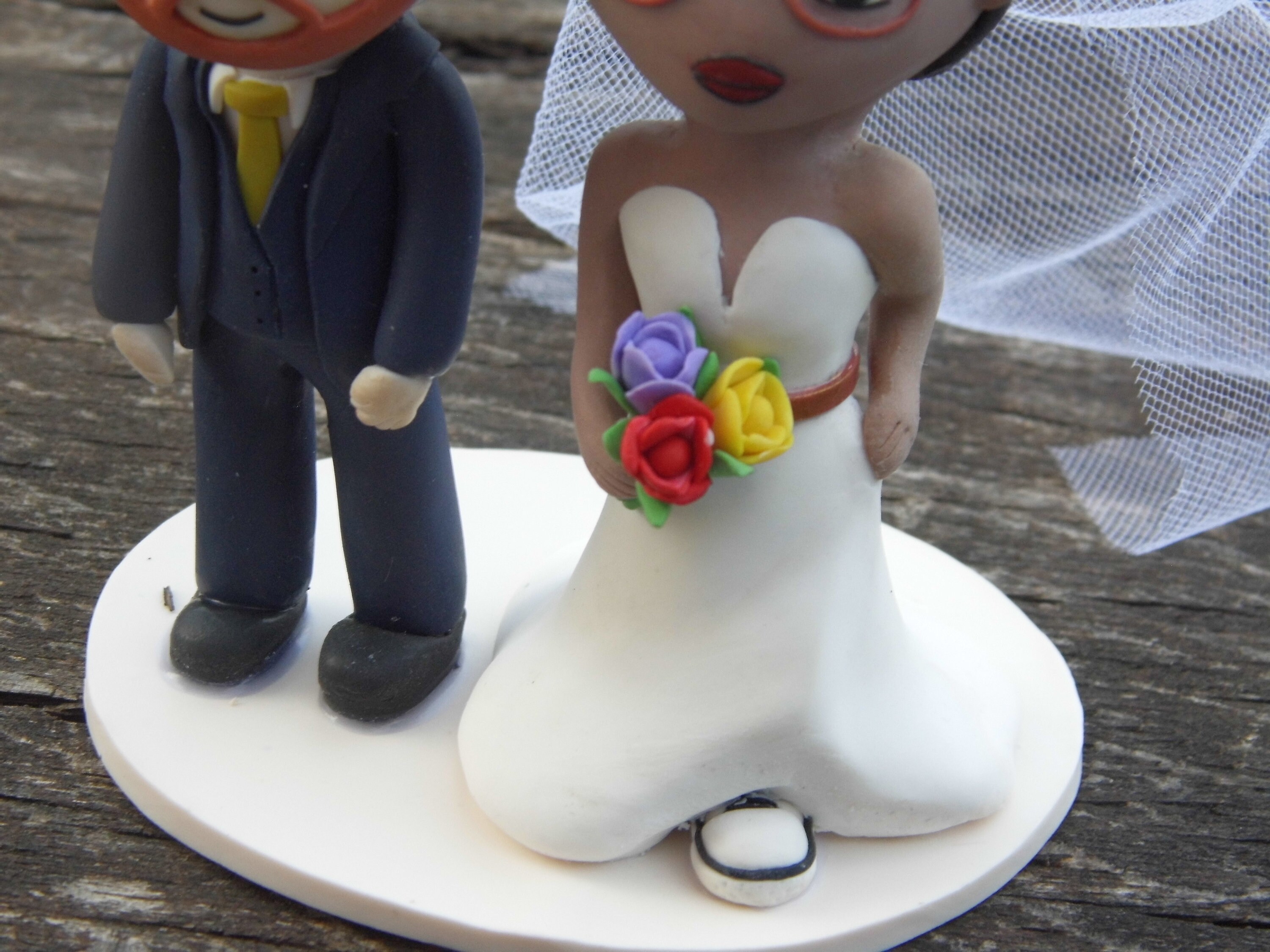 Personalized Wedding Cake Topper Figurine, Bride and Groom Wedding Cake ...