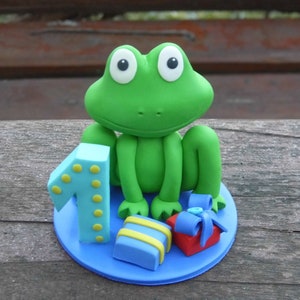 Frog birthday cake topper, Forest animal birthday cake decor, Frog birthday party, Frog figurine, Birthday cake topper, Custom animal topper