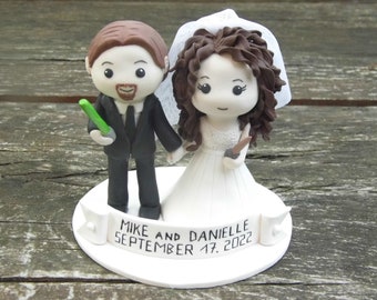 Personalisierte Braut Bräutigam Hochzeitstorte Topper Figur, Hochzeitsgeschenk für Paare, Ton Andenken Topper, Braut Bräutigam Kuchen Figur Hochzeit Topper