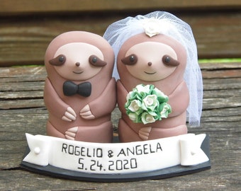 Personalized rustic wedding animal sloth cake topper, Sloth figurine, Rustic wedding, Animal cake topper, Gift for couple, Sloth cake topper
