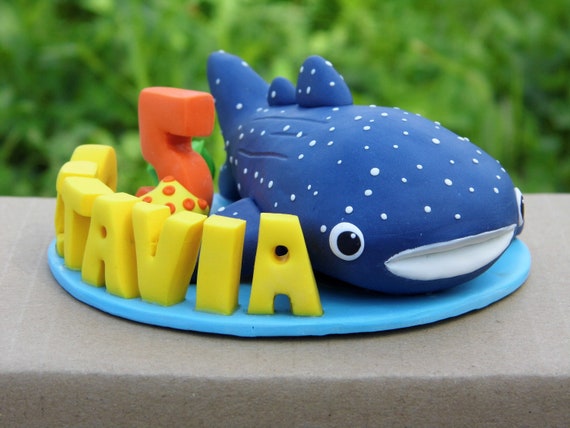 Figurine De Topper De Gateau De Requin De Baleine 5eme Etsy Figurine De Topper De Gateau De Requin De Baleine 5eme Etsy