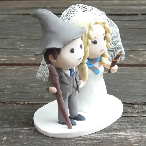Personalized bride and groom wedding figurines, Wedding cake topper, Bride shops groom figurines cake topper, Personalized wedding gift for couple