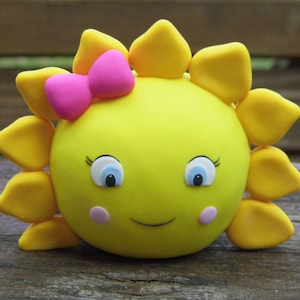 Fondant Sonnenschein Tortenfigur, Sonnenschein Tortenfigur, Sonnenschein Geburtstagsparty Thema, Geburtstagsgeschenk, Personalisierter Kuchendeckel, Ton Tortenstecker