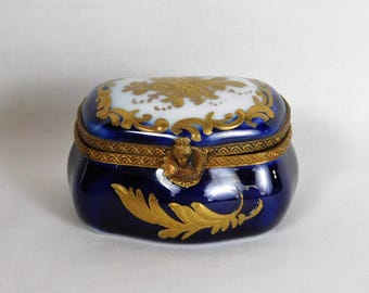 French Porcelain Hinged Chatelaine Pill Trinket Box Figural Victorian Bust Clasp Cobalt Blue Gold Leaf Signed