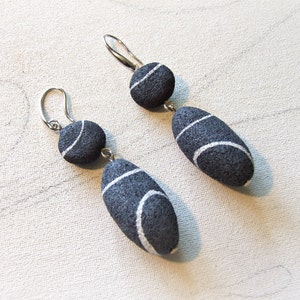 Gioielli esclusivi artigianali di riciclo Orecchini con sassi di mare Gioielli fatti a mano ispirati alla natura Bijoux design Regalo lei