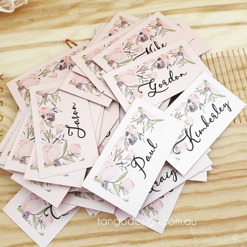 Wedding name cards for favors or guest gifts Table seating or escort card 50x Thank you tags Personalized guests names Gift cards