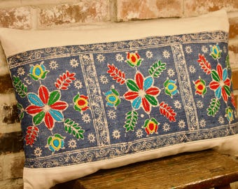 Handwoven Hmong Batik Pillow Cover: Floral Embroidery, Linen Border