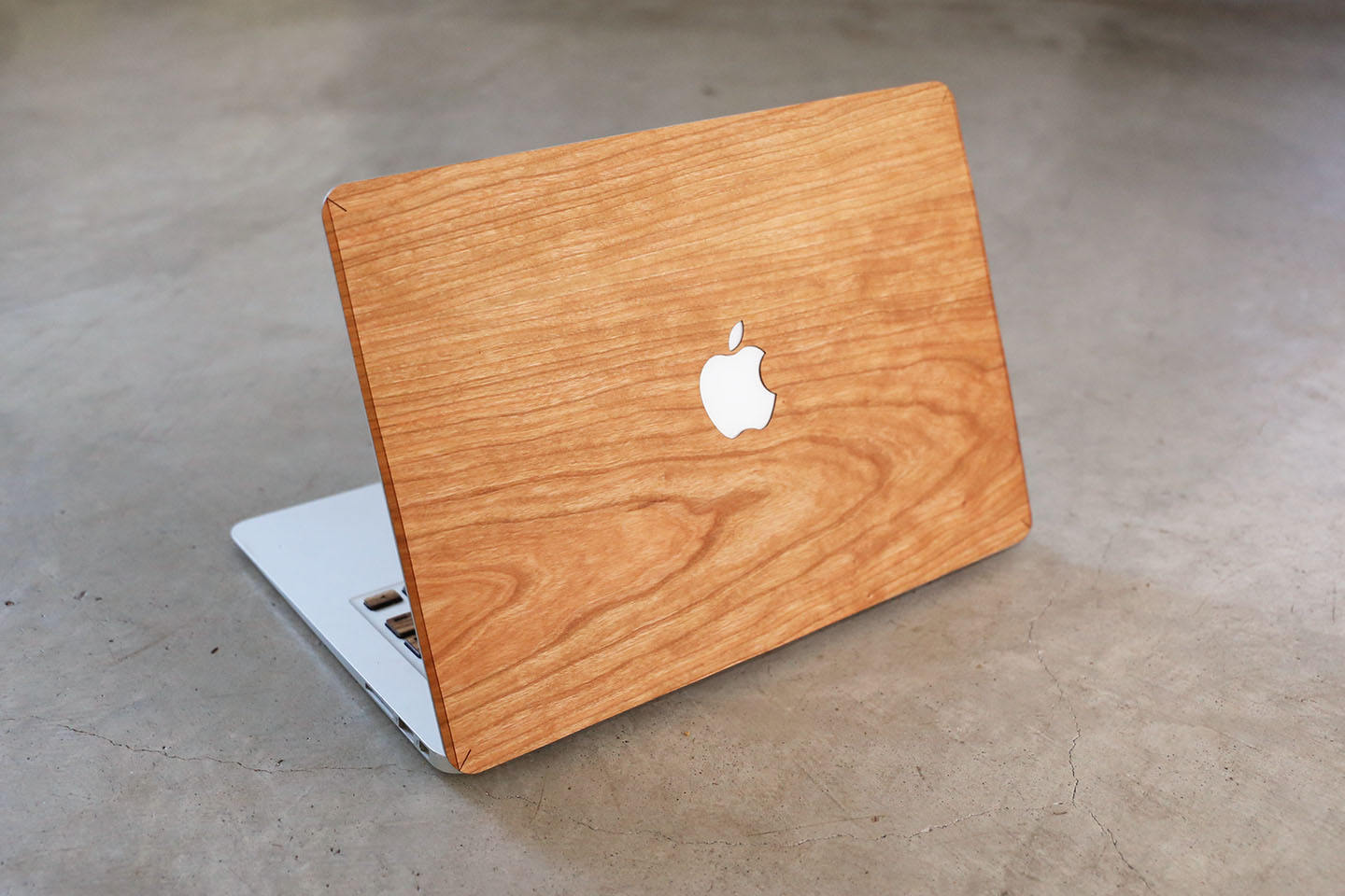 macbook pro wood case