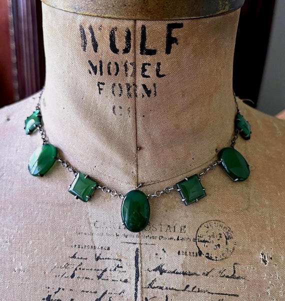 Gorgeous antique Art Deco Sterling Silver genuine Chrysoprase Green Chalcedony timeless hallmarked Collar Necklace