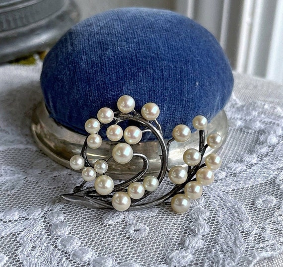 Gorgeous vintage 1940s Japan genuine luminous Akoya Pearl accented beautiful stamped Sterling Silver Floral Motif Spray Brooch