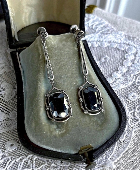 Elegant antique Germany Edwardian 1910s Sterling Silver brilliant sparkling faceted Marcasite accented stamped Screw Back Drop Earrings