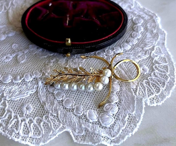 Vintage Wells Co. Sterling Silver Gold Vermeil genuine Cultured Pearl hallmarked Brooch