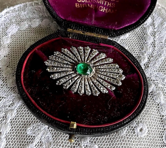 Antique Art Deco Sterling Silver Marcasite Brooch: Emerald Green Paste Stone Starburst