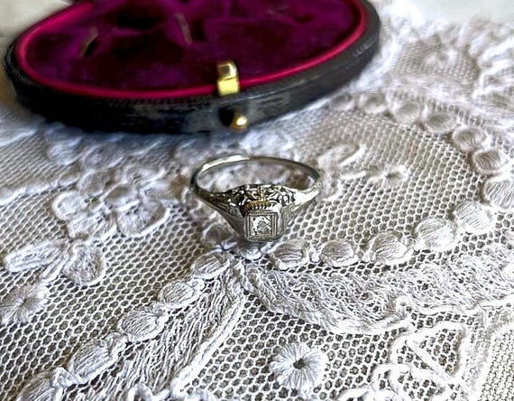 Antique Edwardian 18k White Gold filigree genuine faceted Rose Cut Diamond fine hallmarked size 5.5 Solitaire Ring